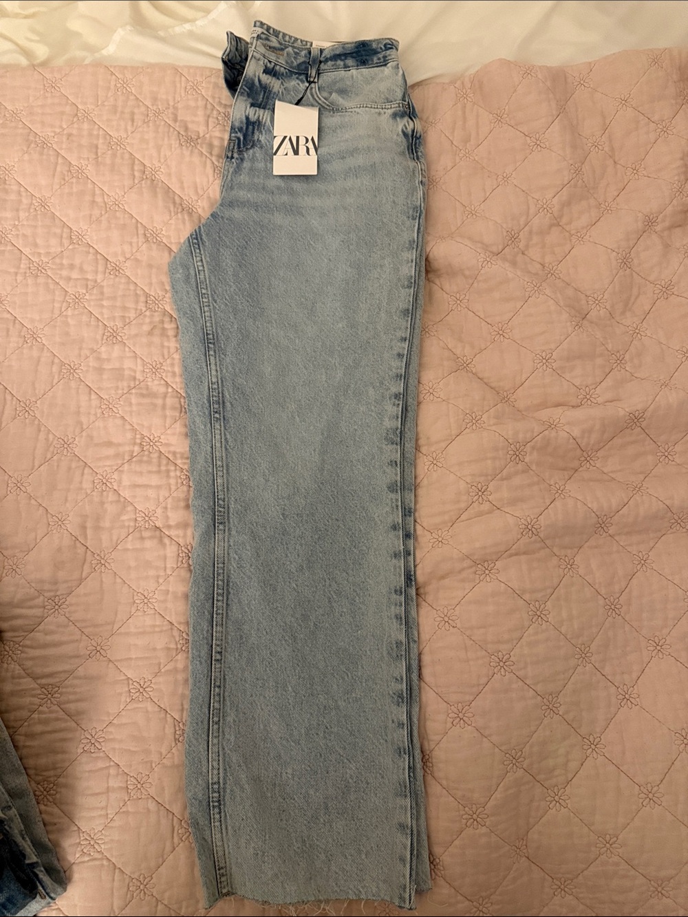 ZARA Light Wash Straight Leg Women’s Jeans